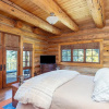 Отель Hilltop Hideaway - Expansive Views From This Private Estate, Hot Tub, Pool Table, фото 16