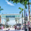 Отель Happy Escape, 15 Min to Beach, Massage Shower Jets, Bar, and BBQ в Майами