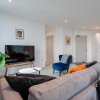 Отель Spacious 2 Bed Apartment in Central Manchester, фото 2