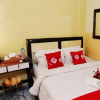 Отель Beautiful Deluxe Room With Ac and Wifi Well Located in Bogor, фото 2