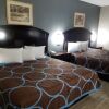 Отель Executive Inn & Suites, фото 44