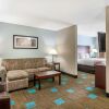 Отель Quality Suites Kansas City International Airport, фото 7