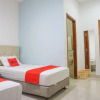 Отель Residences by RedDoorz Syariah @ Buah Batu, фото 11