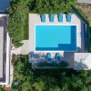 Отель Amazing Home in Zrnovnica With Outdoor Swimming Pool, Wifi and 3 Bedrooms, фото 1