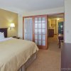 Отель Country Inn & Suites by Radisson, West Bend, WI, фото 5