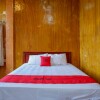 Отель RedDoorz @ Hotel Bravo Pantai Kamali Bau Bau в Баубау