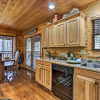 Отель Sevierville Cabin w/ Hot Tub: 6 Mi to Pigeon Forge, фото 8