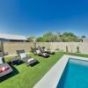 Отель Brand-new Desert W/ Private Backyard Oasis 3 Bedroom Home, фото 16