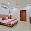 Отель OYO 17283 Greenleaf Club, фото 6