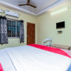 Отель OYO 14207 Royal Residential Lodge, фото 14