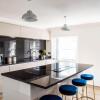 Отель Monterey Residence - Stunning, Duplex Apartment in the Heart of Kendal, фото 4