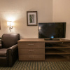 Отель Candlewood Suites West Springfield, an IHG Hotel, фото 7