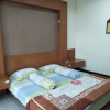 Отель OYO 1740 Tekmira Residence Supratman Syariah, фото 2