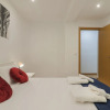 Отель Homey New 4 Bedroom Apartment, фото 11
