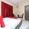 Отель OYO 4439 Aura Inn, фото 6