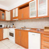 Отель Anna Apartment Walk to Beach A C Wifi Car Not Required - 2451, фото 3