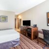 Отель La Quinta Inn & Suites by Wyndham Gonzales TX, фото 6