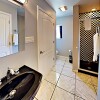Отель 121 12Th Street - Three Bedroom Home, фото 12
