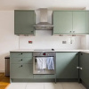Отель The Walworth Hideout - Elegant 2bdr Flat, фото 11