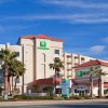 Отель Holiday Inn & Suites Daytona Beach on the Ocean, an IHG Hotel в Дейтонa-Биче