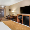 Отель Comfort Suites Coralville I-80, фото 26