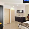 Отель Royalty Suites, фото 1