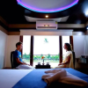 Отель Upper Deck Houseboat, фото 21