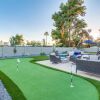 Отель Luxury Scottsdale home w/ Heated Pool, Spa, Putting Green, fire pit, & more! by RedAwning, фото 14