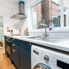 Отель Lovely 2-bed House in Nottingham, фото 8