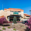Отель Quality Suites Downtown Colorado Springs, фото 1