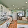 Отель Galveston Family Getaway, 1 Block to Beach!, фото 11