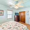 Отель Pet-friendly Galveston Bungalow, Steps to Beach!, фото 6