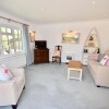 Отель White Roses Coastal Holiday Home, фото 8
