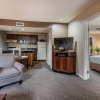 Отель Cloverleaf Suites, фото 2