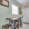 Отель Hollywood Apartment, 5 Mi to Hard Rock Stadium!, фото 10