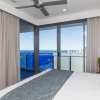 Отель Sky Broadwater Apartments, фото 3