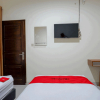Отель RedDoorz near Living Plaza Purwokerto, фото 20
