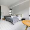 Отель Spacious & Bright Loft Apartment - Shoreditch, фото 13