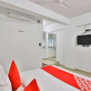 Отель Oyo 25054 Hotel Day Night Stay, фото 12