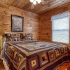 Отель Point Of View - Spacious 2 Bedroom With a Loft Just off Glades Road 2 Cabin by RedAwning, фото 2