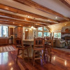 Отель Estates Lodge Luxury Home By RedAwning, фото 15