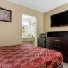 Отель Econo Lodge Fort Jackson, фото 25