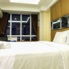 Отель Modern Furnished Studio Apartment Near MT Haryono And Cawang, фото 2