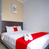 Отель RedDoorz Premium @ Raja Hostel Syariah Lampung, фото 4