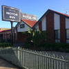 Отель Melton Motor Inn & Apartments, фото 1