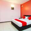 Отель OYO 11343 Hotel Putra Iskandar, фото 6