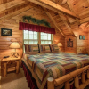 Отель Return To Me, 3 Bedrooms, Sleeps 9, Pool Table, Hot Tub, Gas Fireplace, фото 14