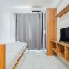 Отель Homey And Warm Studio Room At Sky House Bsd Apartment, фото 5