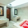 Отель D Chandrasti Beach Villas Batu Belig, фото 10