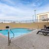 Отель Comfort Suites West Dallas - Cockrell Hill, фото 25